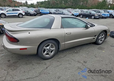 2001 Pontiac Firebird z USA, uszkodzony, nr VIN 2G2FS22KX12134338